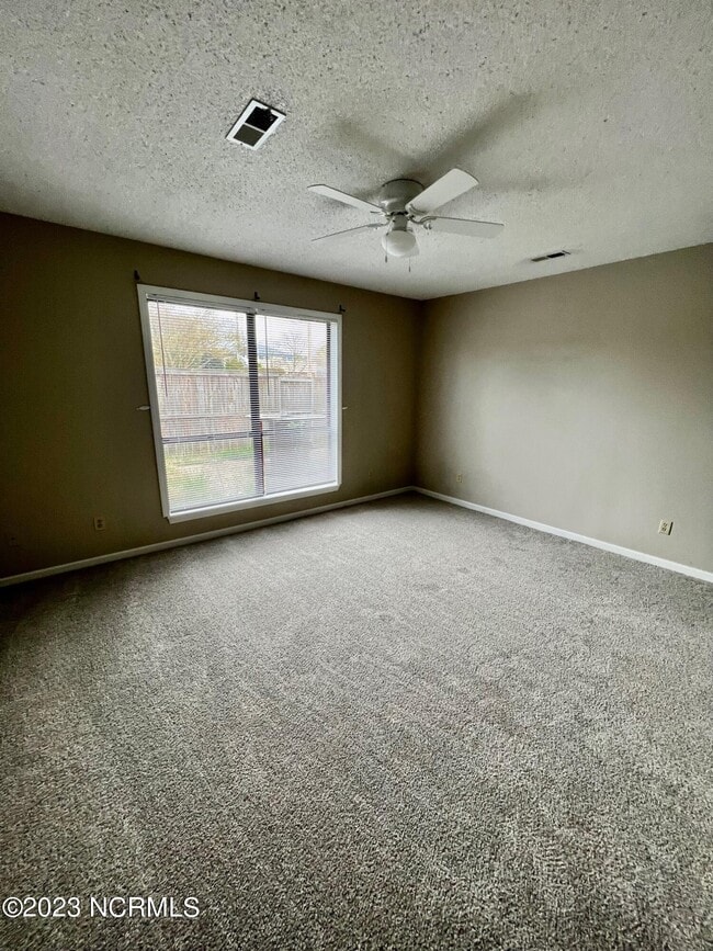 Building Photo - 16 Upton Ct Dr