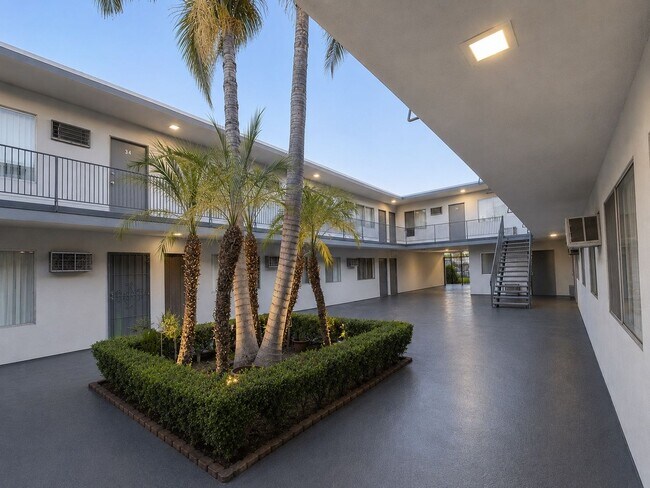 Building Photo - JUST REDUCED! Renovated Studio | Parking Included | $1,499