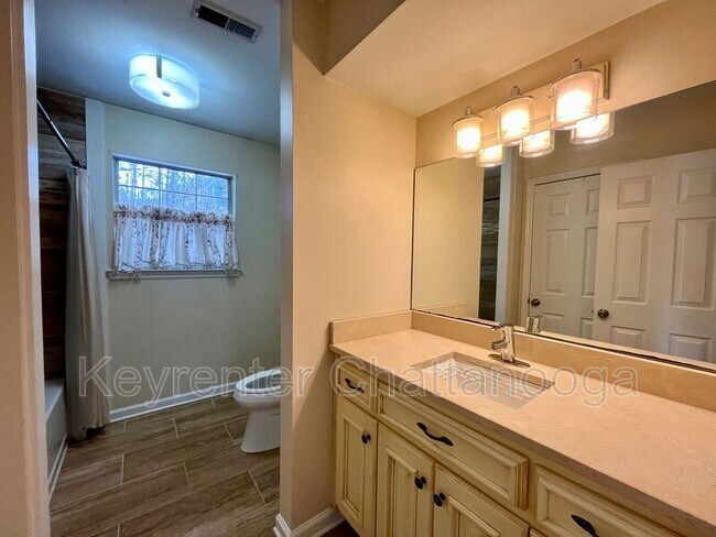 Building Photo - 6528 Harbor View Dr