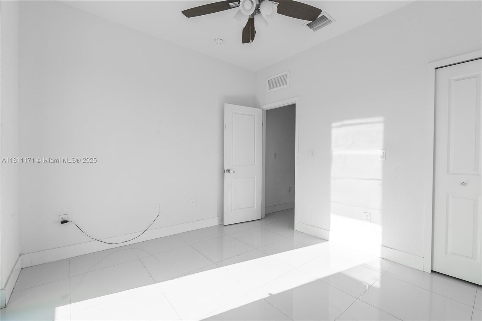 Building Photo - 481 SW 91st Ct