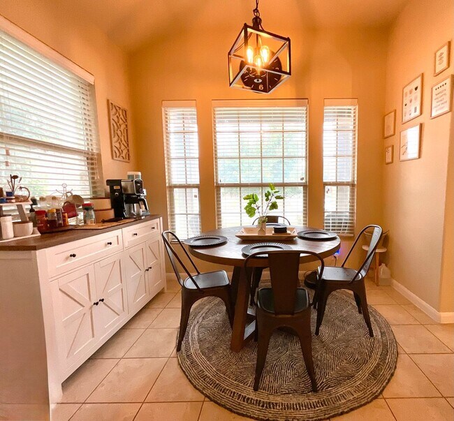 Building Photo - *COMING SOON* Modern Home with Fenced Backyard, Community Pool & Playground!