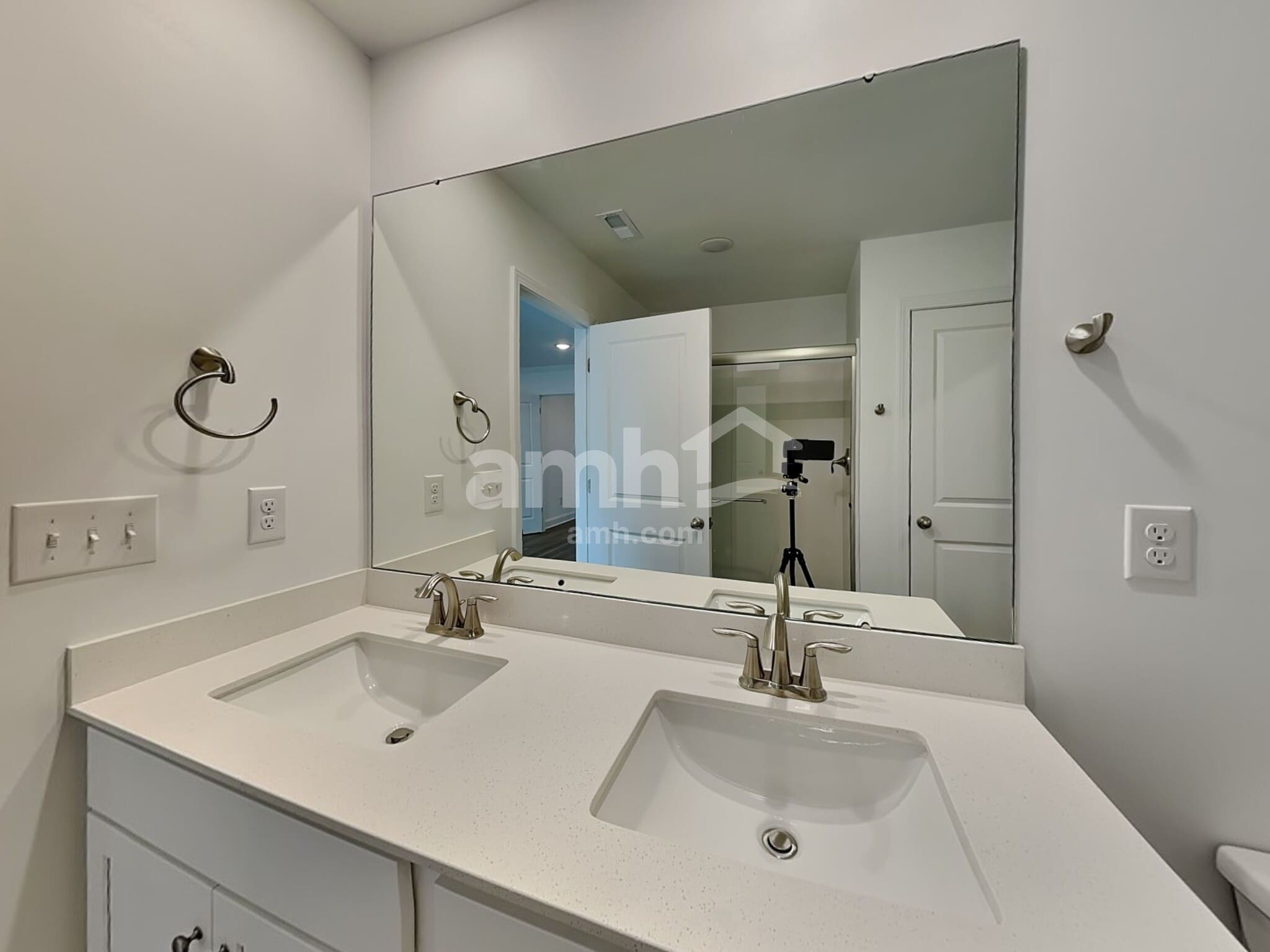 Building Photo - 1135 Livengood Wy