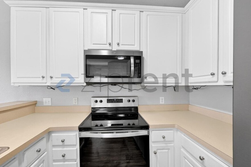 Building Photo - 8797 Holly St