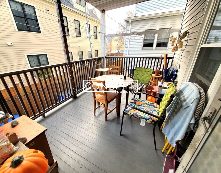 Building Photo - 2 Gilson Terrace