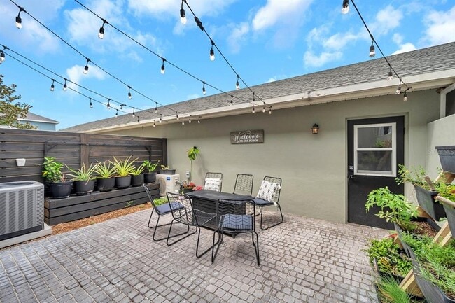 Building Photo - 10635 Marsha Dr