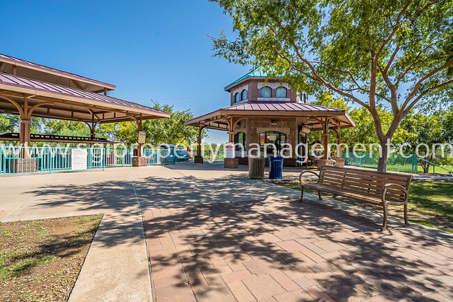 Building Photo - 39826 N Mill Creek Ct