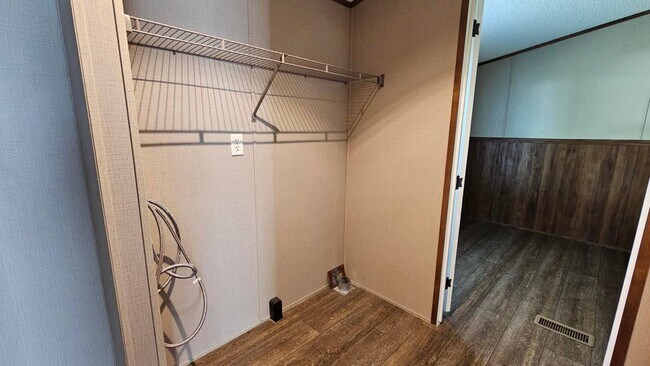 Building Photo - 2201 S Anna St