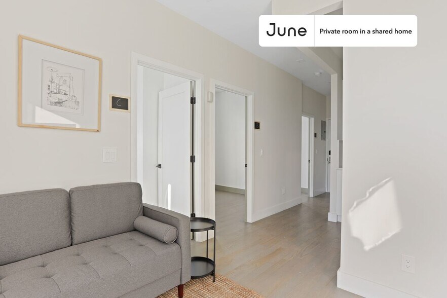 Building Photo - Room in Shared 3 bed/1 bath home