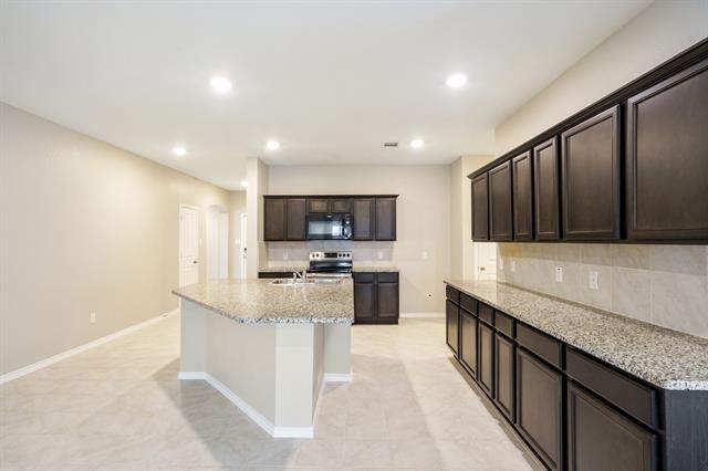Building Photo - 806 Meadow Wood Ln