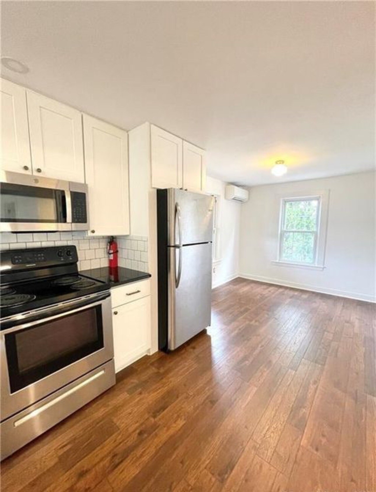 Building Photo - 20 Jackson Ave