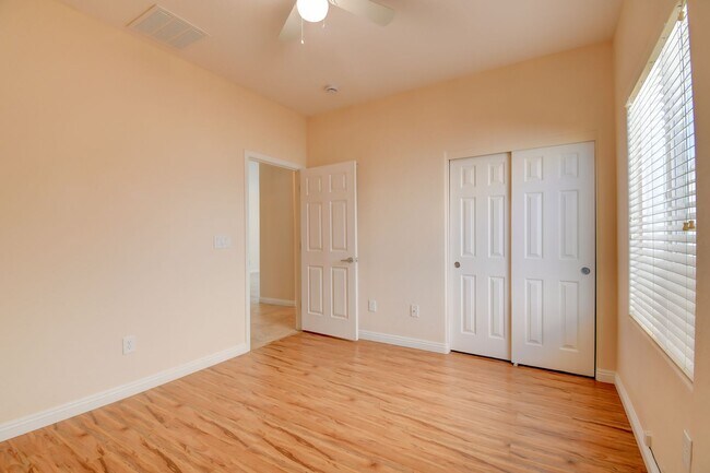 Building Photo - Sun City Aliante Must See!