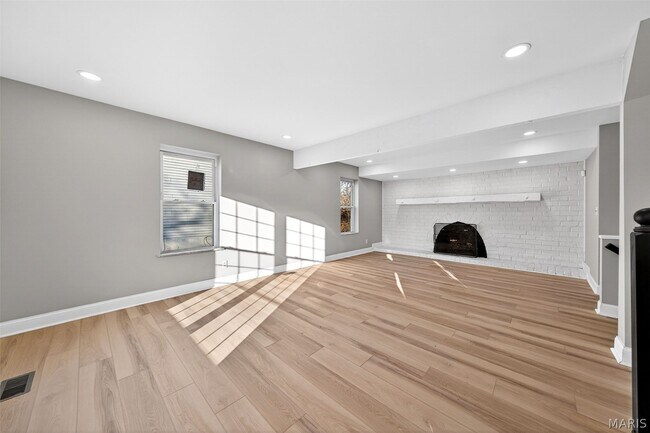 Building Photo - 264 Braeshire Dr