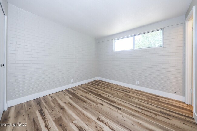 Building Photo - 7957 E 19th Pl