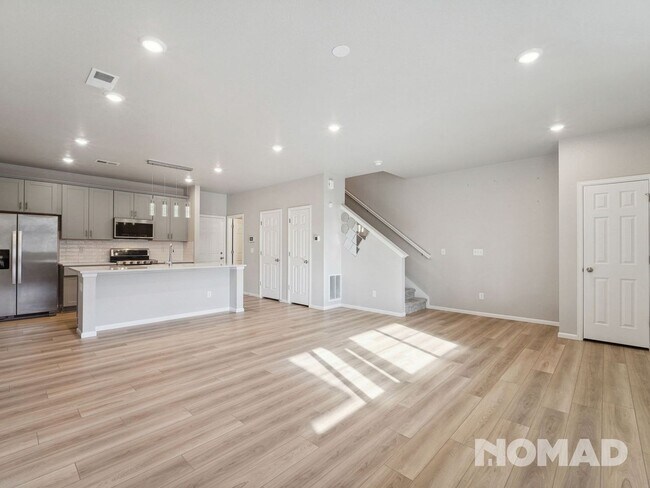 Building Photo - 6112 N Lisbon St