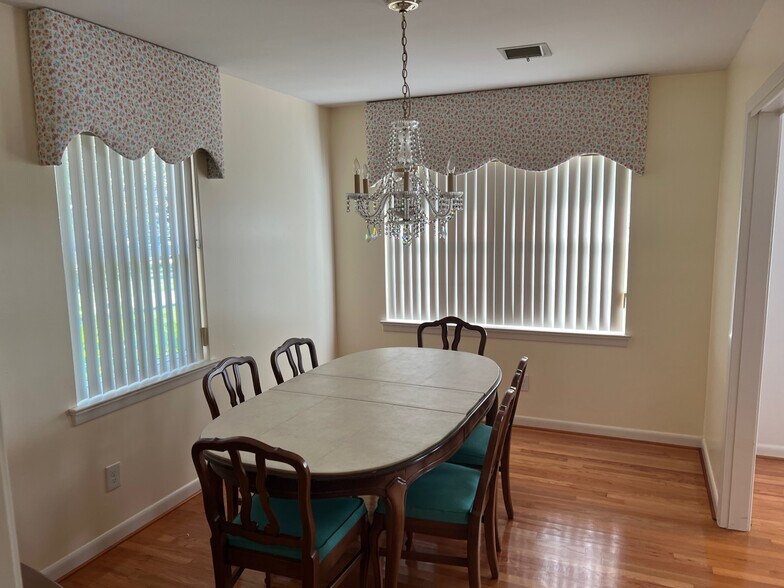 Dining Room - 1810 N 58th Ave