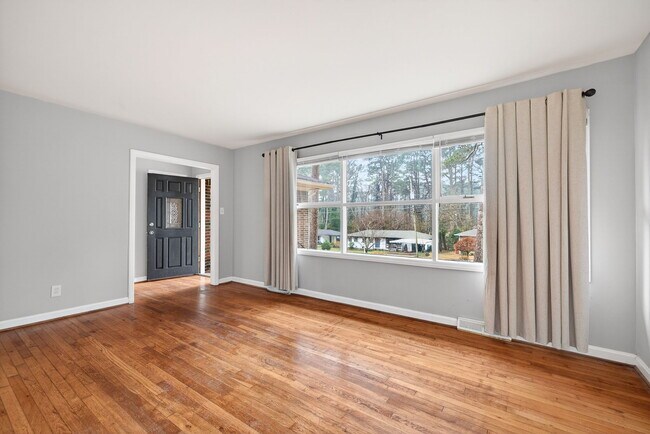 Building Photo - 3178 Pinehill Drive