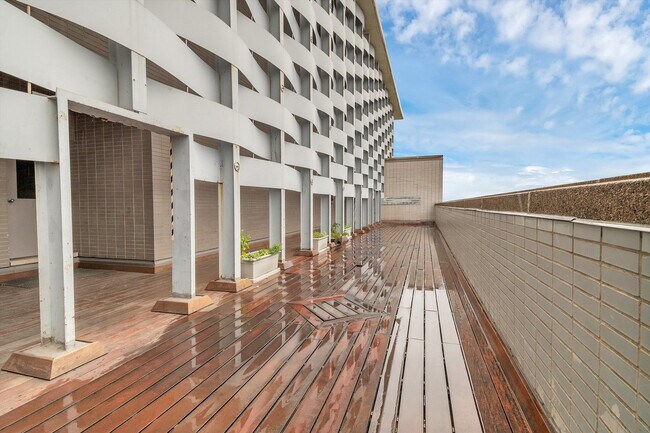 Building Photo - 1550 N Lake Shore Dr