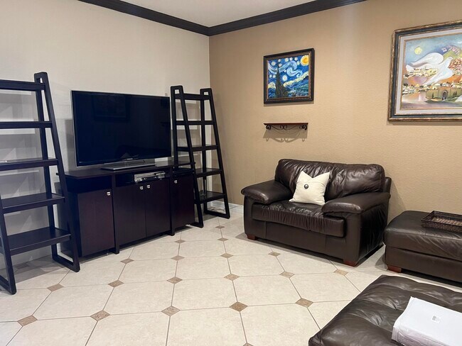 Building Photo - 4991 Bonsai Cir