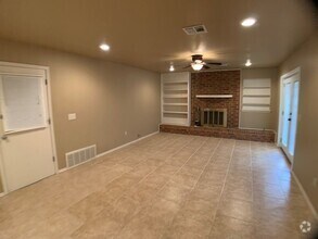 Building Photo - Northwest OKC 3 Bed 2 Bath For Rent!