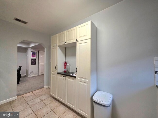 Building Photo - 2700 Dartmouth Rd