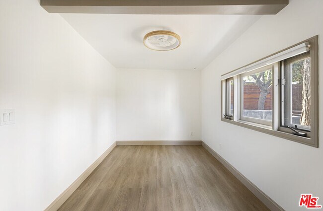 Building Photo - 1169 S Sierra Bonita Ave
