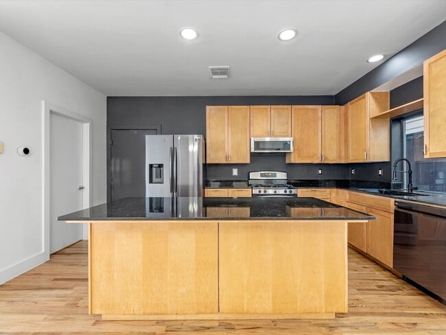 Building Photo - 4421 Eigel St