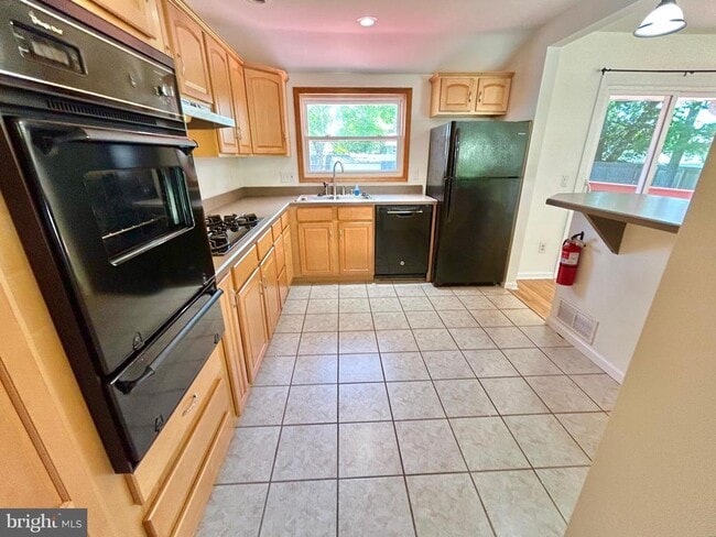 Building Photo - 986 Sherbrook Cir