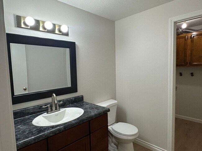 Building Photo - Beautiful 4BD Home | Fireplace, Fenced Backyard, Deck, Garage & A/C