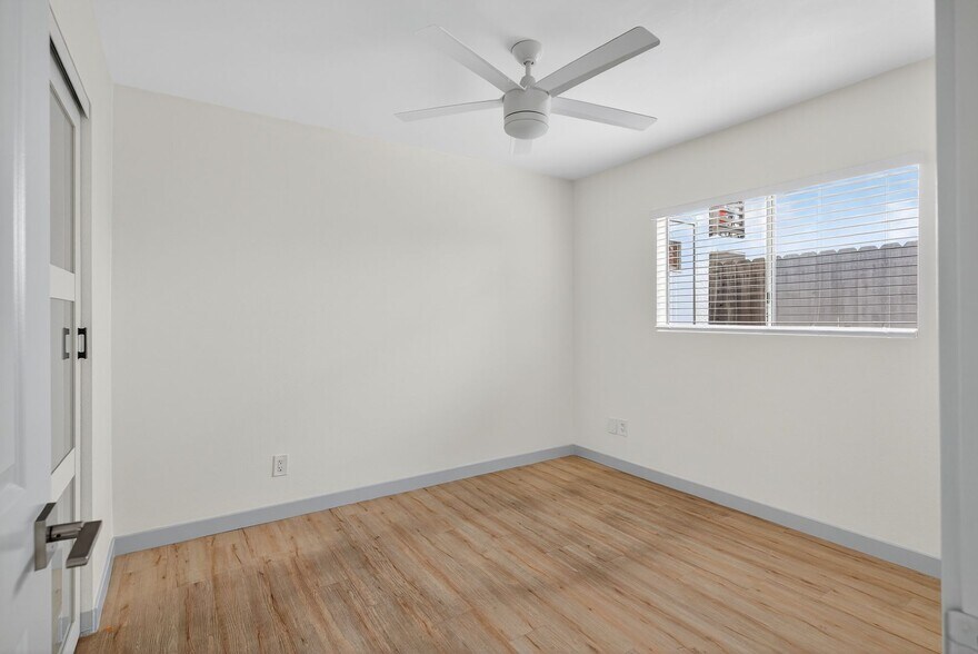 Building Photo - 921 Alamitos Ave