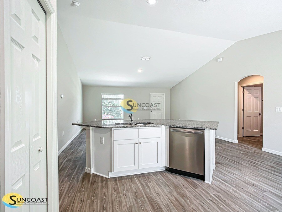 Building Photo - 59 Pine Radial