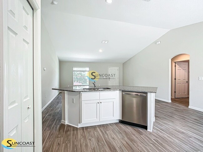 Building Photo - 5994 E Willow St