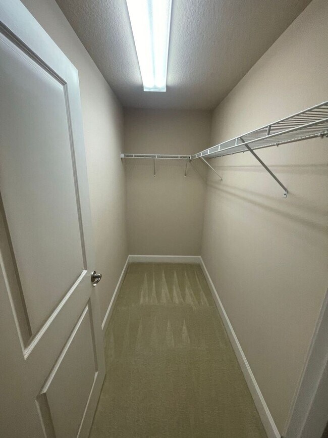 Building Photo - Beautiful 3 Bedroom 3 Bathroom home in Pla...