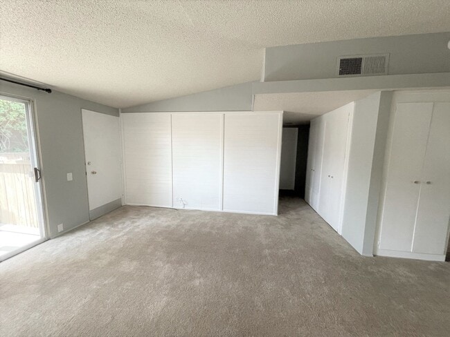 Building Photo - 45900 Ocotillo Dr