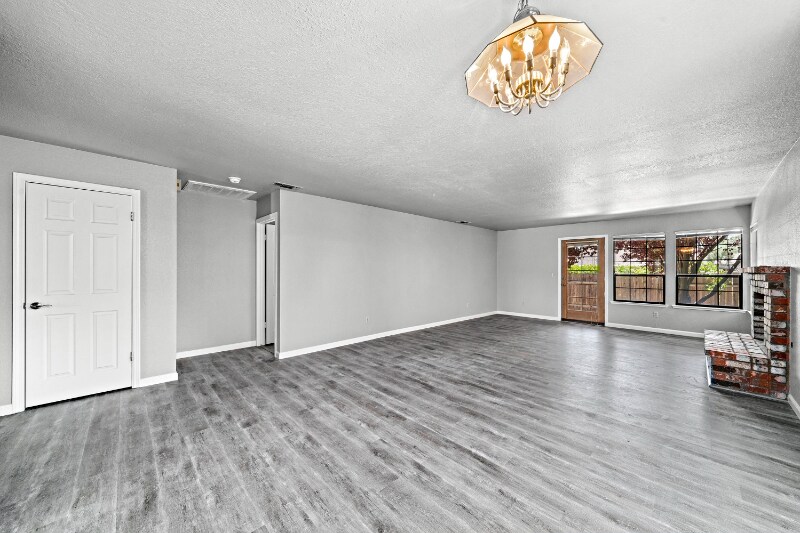 Building Photo - 7456 Santa Susana Way