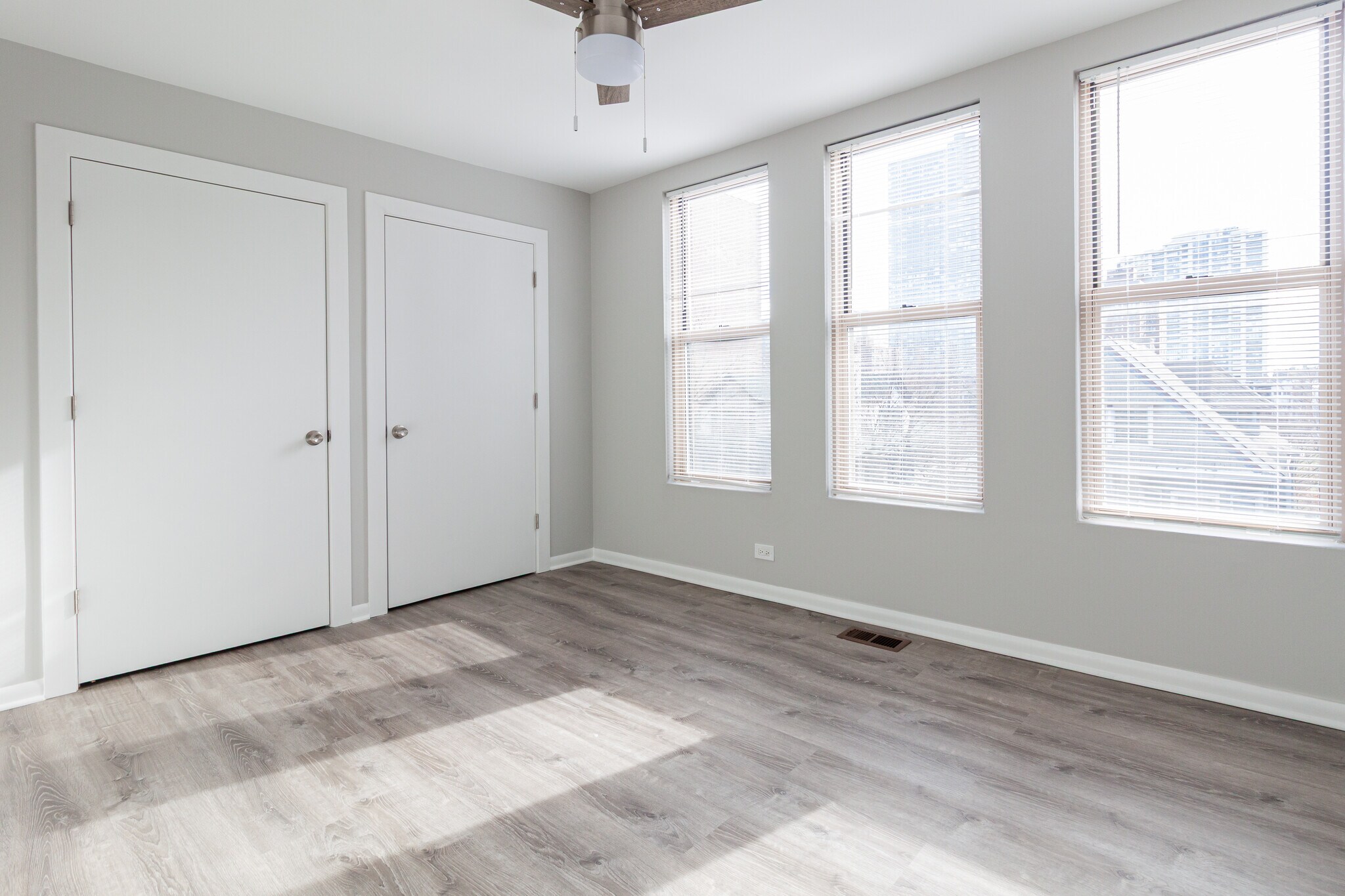 Building Photo - 745 W Gordon Ter