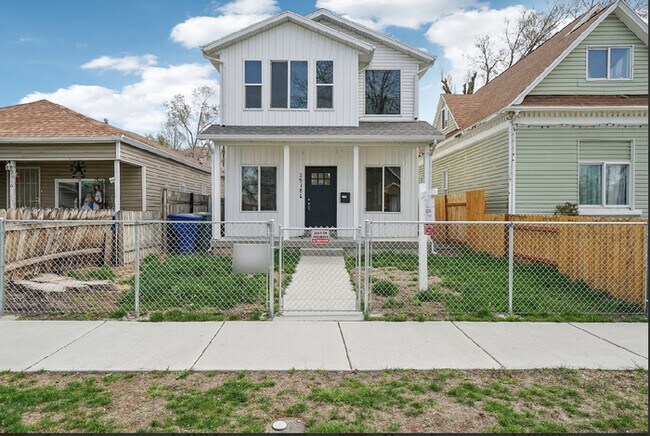 Building Photo - 2918 Pingree Ave E