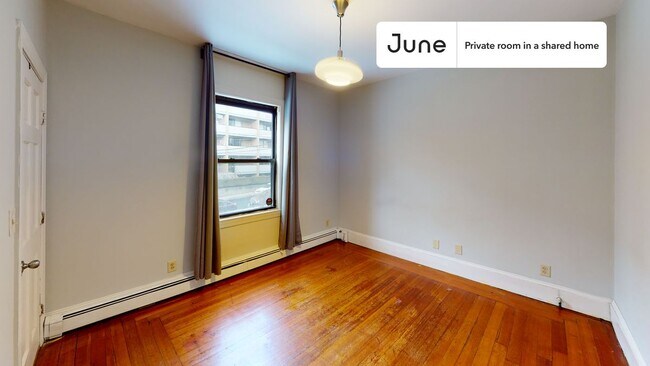 Building Photo - Room in Shared 4 bed/2 bath home