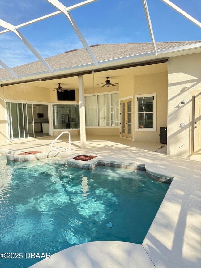 Building Photo - 14 Deep Woods Way