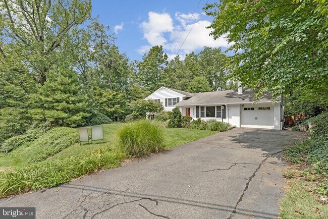 Building Photo - 6534 Jay Miller Dr