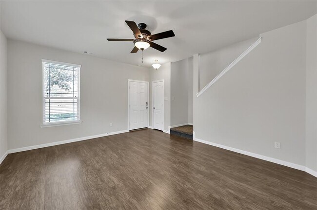 Building Photo - 946 Fife Dr