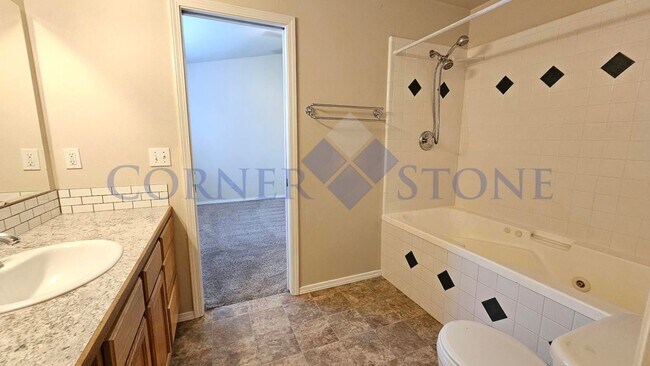 Building Photo - Beautiful Home with Separate Office/Bonus Room!