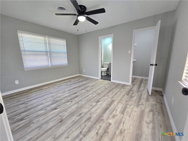 Building Photo - 1204 Amthor Ave