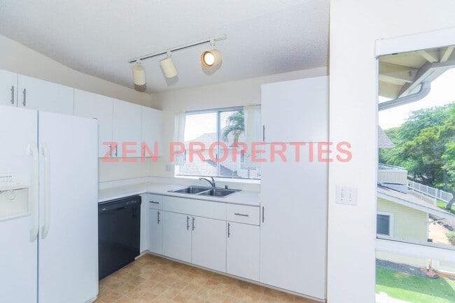 Building Photo - 2 Bedroom, 2 Bath, 2 Car Garage for rent a...