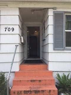 Building Photo - 709 NE 43rd St
