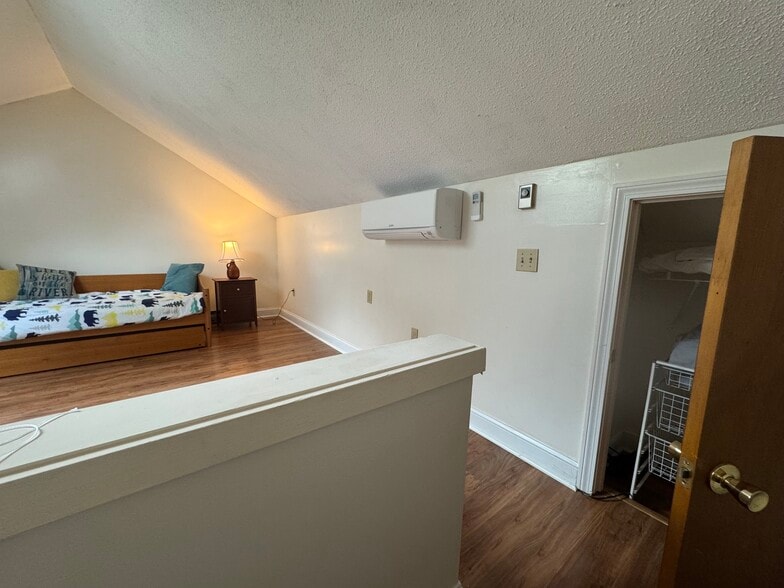 Loft - 56 Mountain River Ave