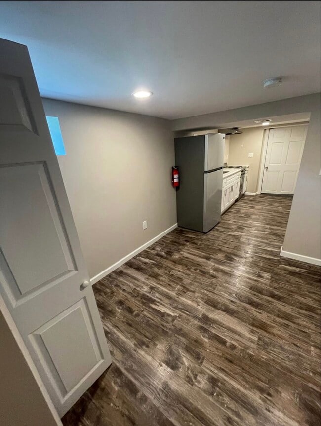 Building Photo - 1363 Milton Pl