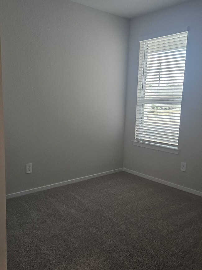 Building Photo - 29119 Farmhouse Ests Dr