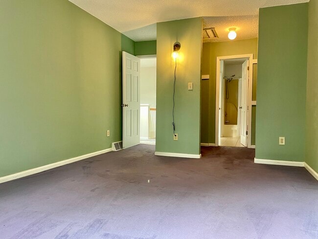 Building Photo - 18 Wilan Ln