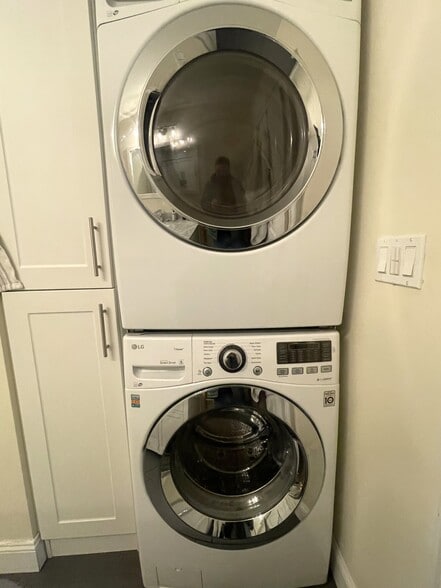 Building Photo - 62 Horace St