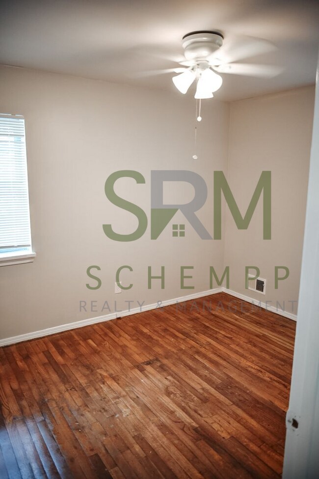 Building Photo - 4700 Walnut Grove Ave